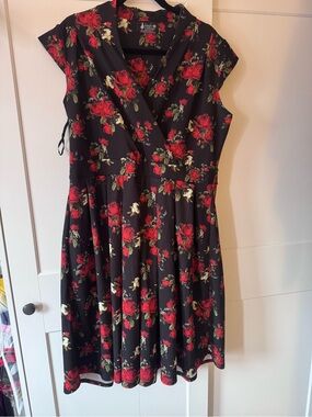Black Floral Wrap-Style Dress with Red Roses UK20